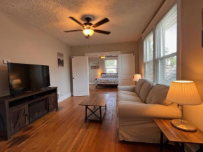 Rolston 2, Two Bedroom near Xavier Downtown
